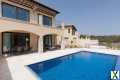Foto Villa im Doppelhausstil mit Blick über das Mittelmeer