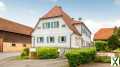 Foto Idyllisches Dreifamilienhaus mit Stil: Garage, Carport, Innenhof, Nebengebäude, Felsenkeller & mehr