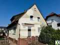 Foto Dieses Haus braucht eine liebevolle Sanierung Älteres ZFH mit Garage in Adelsdorf