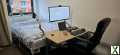 Foto Charming Room with Private Kitchen, Bathroom, and Office Space