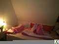 Foto Vollmobl.Zimmer f 3 Mon. + eig. Bad. u. getrennt. Toil.u. Balkon