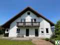 Foto Schönes Mehrgenerationenhaus mit riesigem Garten