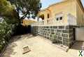 Foto Gemütliche freistehende Villa mit 3 Schlafzimmern und 1 Badezimmer in der Urb. La Marina