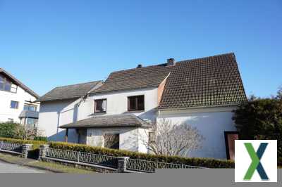 Foto Großzügiges Wohnhaus mit zwei Wohneinheiten in naturnaher Ortsrandlage