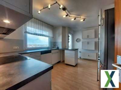 Foto Großzügige 3,5 Zimmer Wohnung in Friedberg mit zwei Balkonen und einem unbezahlbarem Ausblick