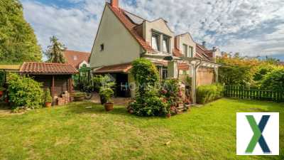 Foto Attraktive Doppelhaushälfte mit EBK, Terrasse und Gartenlaube in Bergedorf