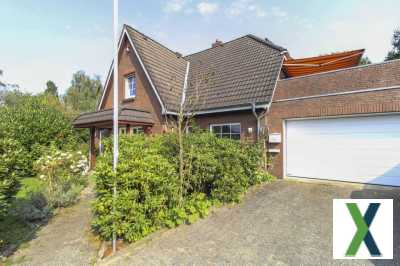 Foto Zuhause mit Garten, 2 Garagen und 2 Freistellplätzen in naturnaher Lage