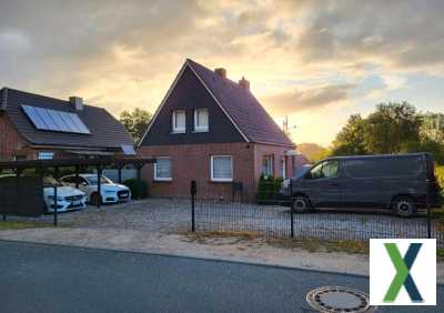 Foto Kleines Einfamilienhaus mit Seeblick