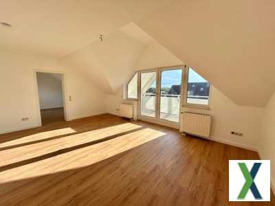 Foto TOP-LAGE: EXKLUSIVE Dachgeschosswohnung mit Einbauküche und Garage!