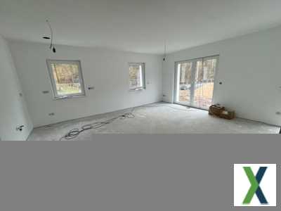 Foto Moderne 4-Raumwohnung mit Terrasse und PKW-Garage zu vermieten