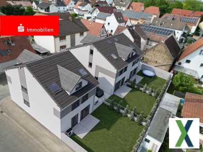 Foto Moderne Neubau-Immobilie in Hofheim mit Garten und innovativer Energietechnik