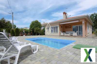 Foto Istrien, Poreč, Luxuriöser bungalow mit pool und großzügigem garten