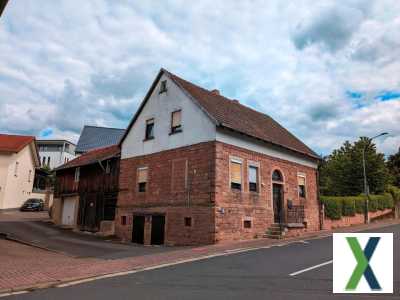 Foto Einfamilienhaus mit Hof und Garten