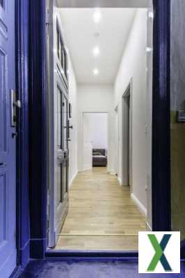 Foto Leere bezugsfreie 2 Zimmer Altbau Wohnung in Wedding Hinterhof, Gesundbrunnen