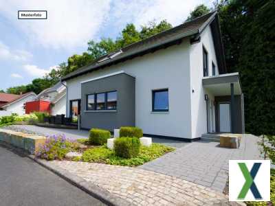 Foto Reihenmittelhaus in 41466 Neuss, Friedrich-von-der-Schulenburg-Str.