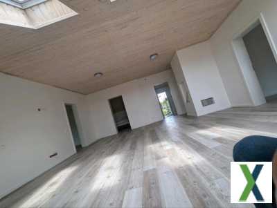 Foto Modernisiertes Zweifamilienhaus+Einfamilienhaus