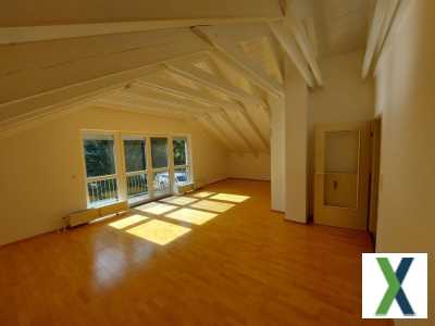 Foto 4-Zimmer-Dachgeschosswohnung mit Balkon & Garten von Privat