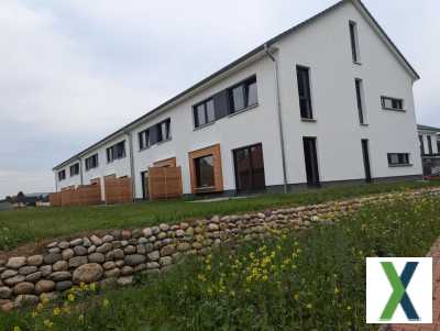 Foto Neubau Erstbezug modernes KfW-Effizienshaus