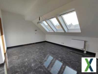 Foto Schöne Dachgeschoss-Wohnung mit moderner Einbauküche-neuer Preis