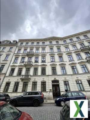 Foto 5- Zimmer Wohnung mit Altbau-Charme mit Balkon & Aufzug